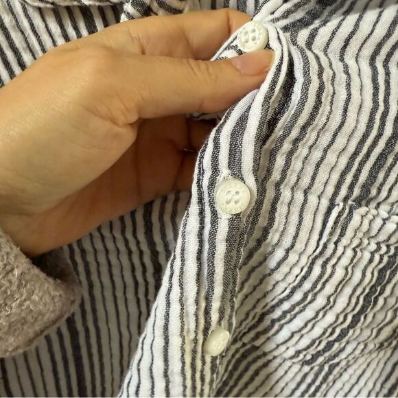 STARK X Striped Button Down Shirt in Gray and White S NWOT - Picture 7 of 14